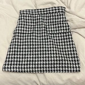 Houndstooth skirt